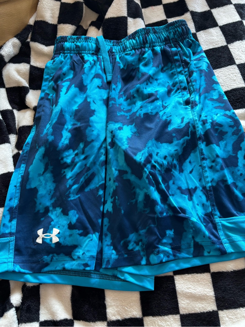 Boys youth medium under armour blue tyedye shorts